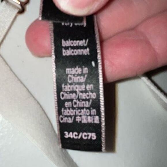 Victoria’s Secret balconette underwire bra 34C - Picture 5 of 5